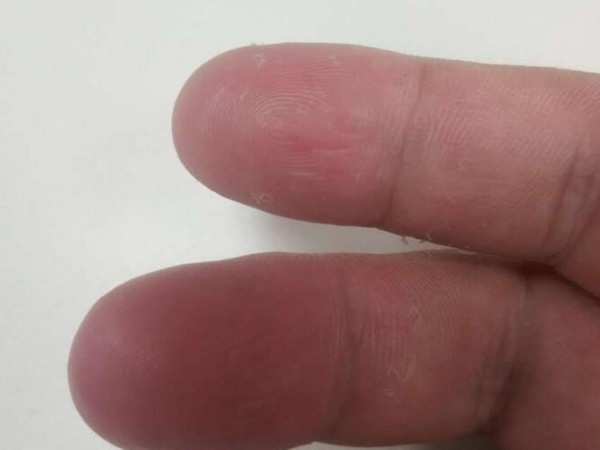 按了十多次指紋，終于打開(kāi)了門(mén)，該換智能鎖了啊